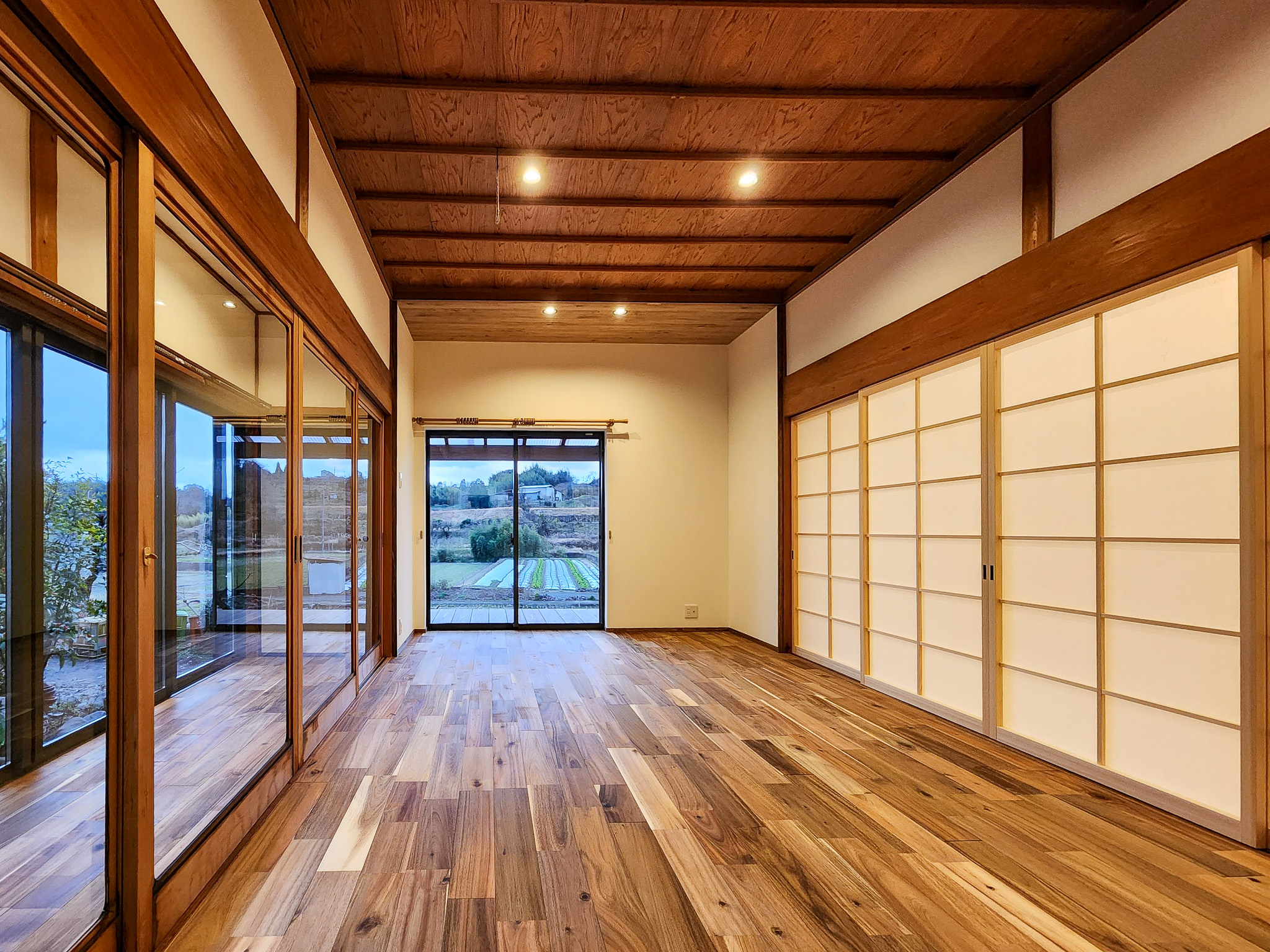 里山の離れ｜古建具と借景が調和する離れ改修