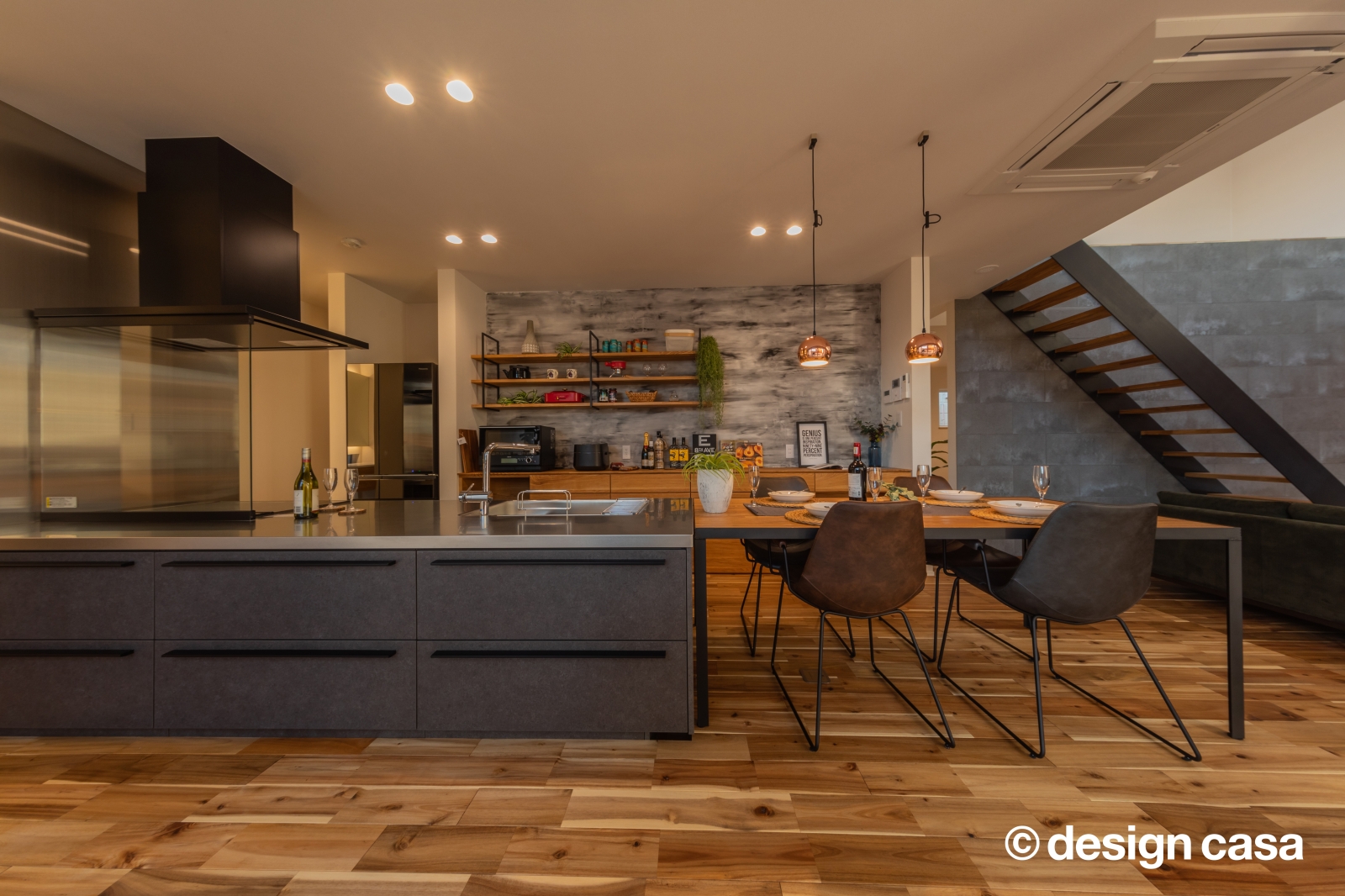 夜、リビングの様子